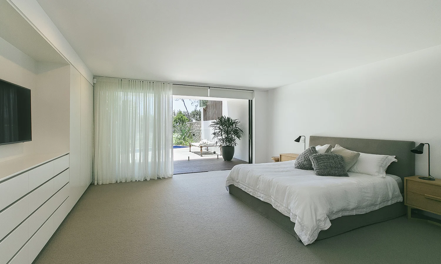  Apartment Two Fortyfive on Lawson, Byron Bay  Spacious four bedroom single level living Floorspace: ****&nbsp;sqm Floor: Ground Aspect: North Views: Water, Beach Height above sea level: 7 mtr 