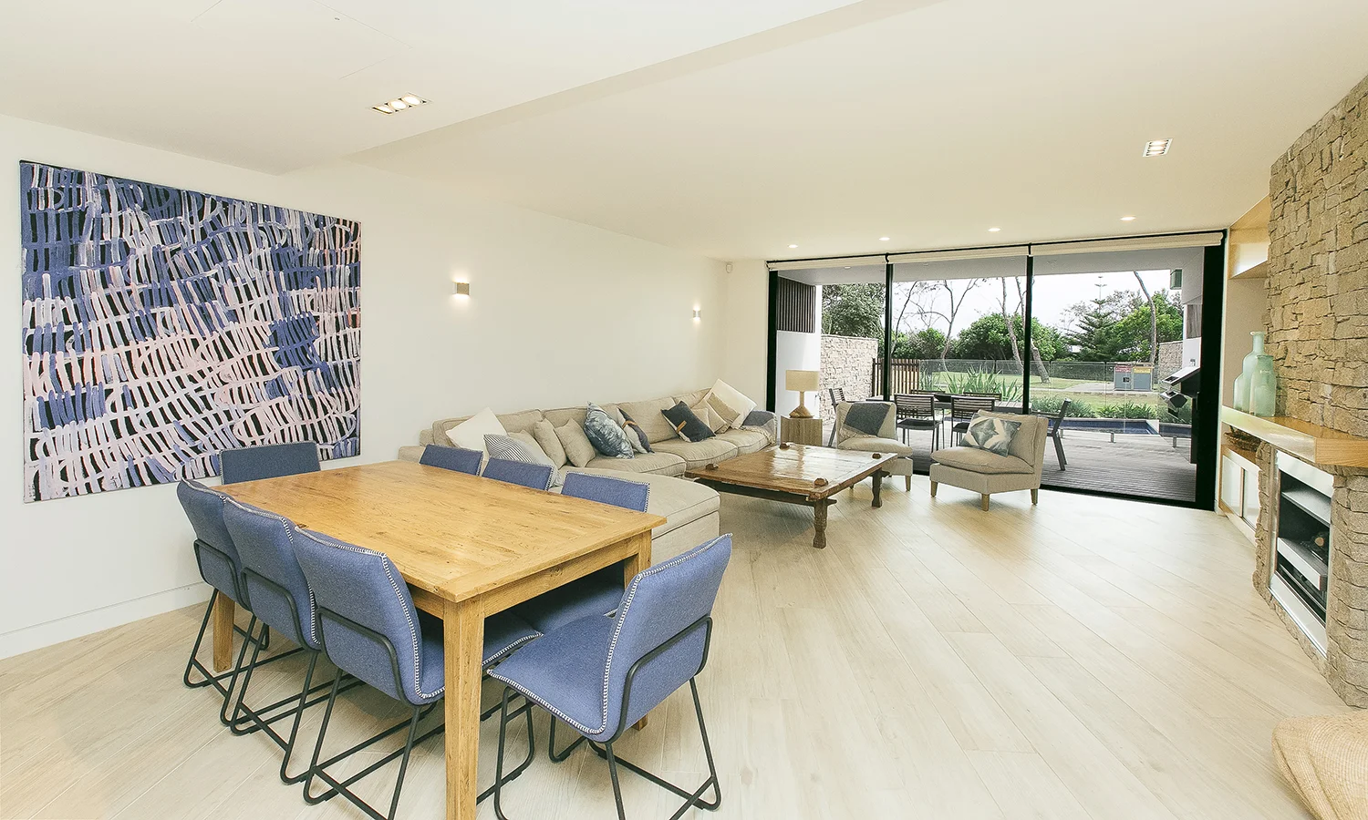  Apartment Three Fortyfive on Lawson, Byron Bay  Spacious three bedroom two level living Floorspace: 352 sqm Floor: Ground and First Aspect: North Views: Water, Beach Height above sea level: 7 mtr 
