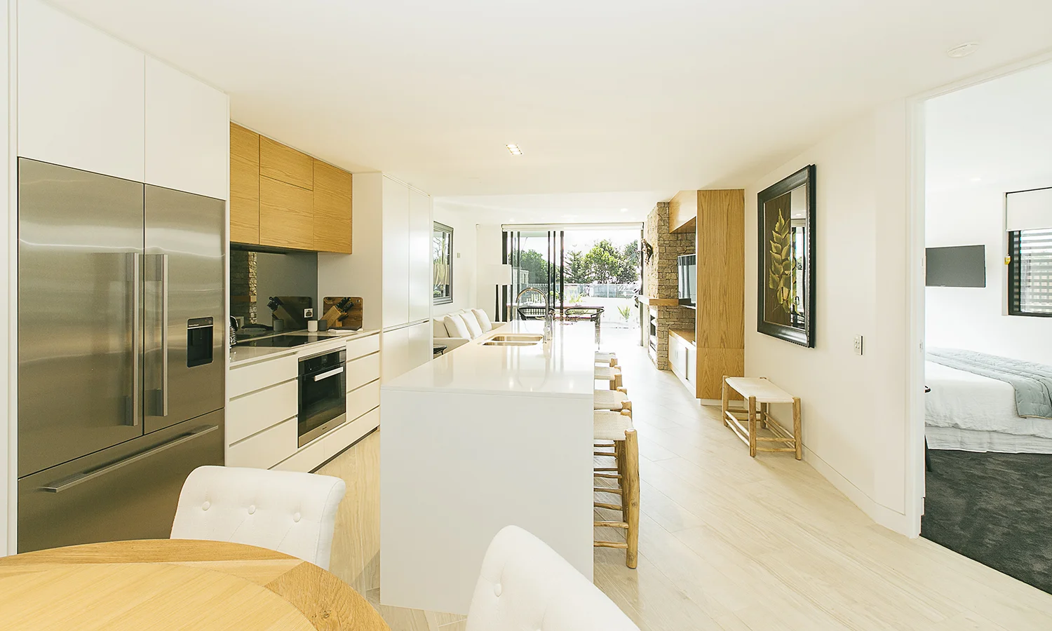  Apartment Four Fortyfive on Lawson, Byron Bay  Spacious three bedroom single level living Floorspace: 331 sqm Floor: Ground Aspect: North Views: Water, Beach Height above sea level: 7 mtr 