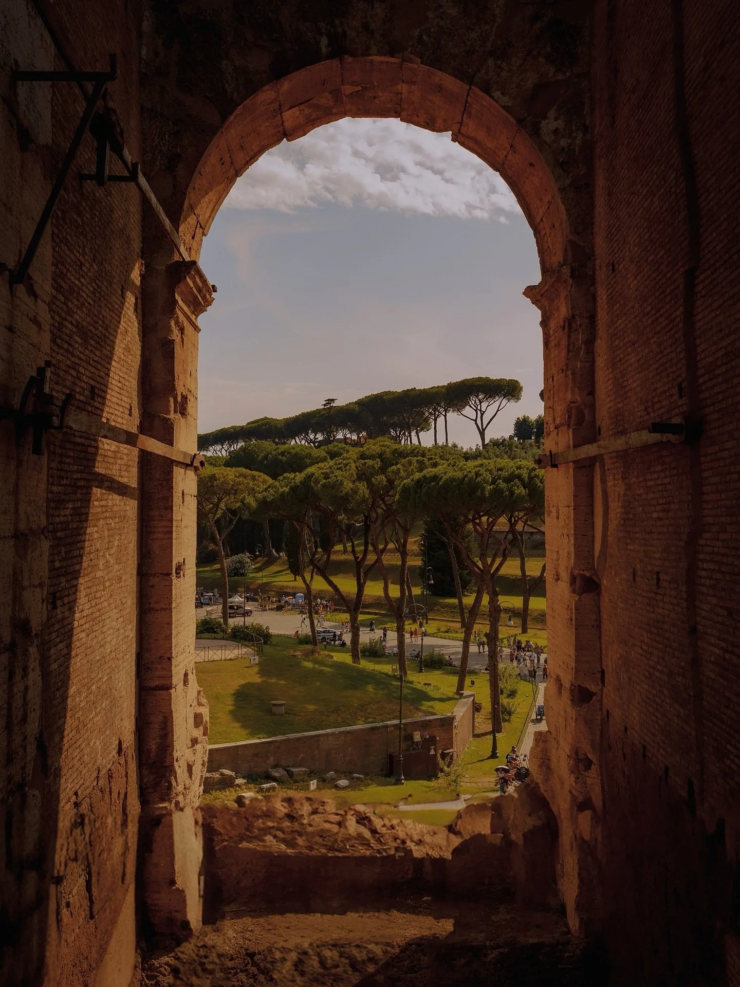 Facing the wrong way at the colosseum. 💯
