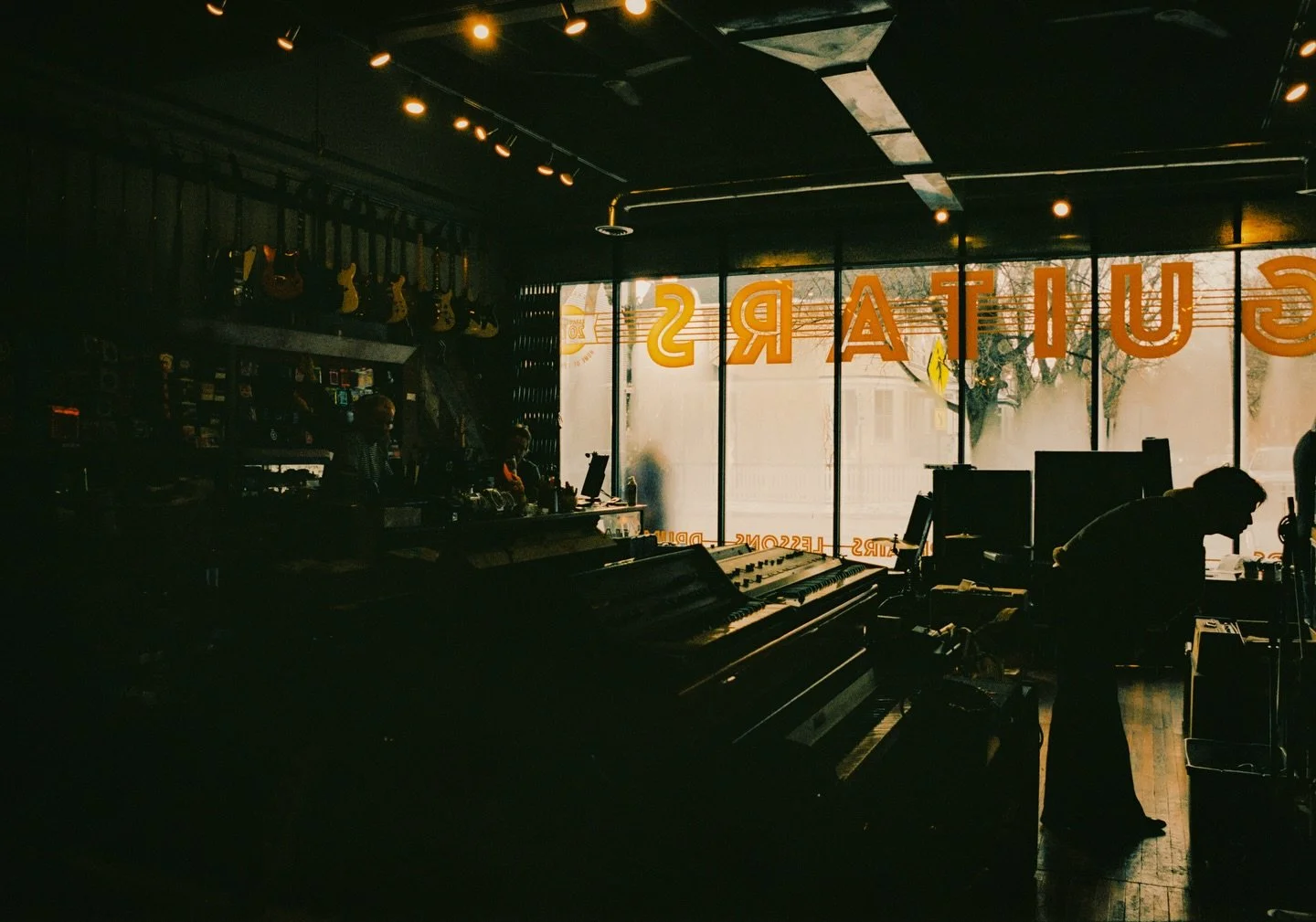 guitar pedal shopping | #nikonf3