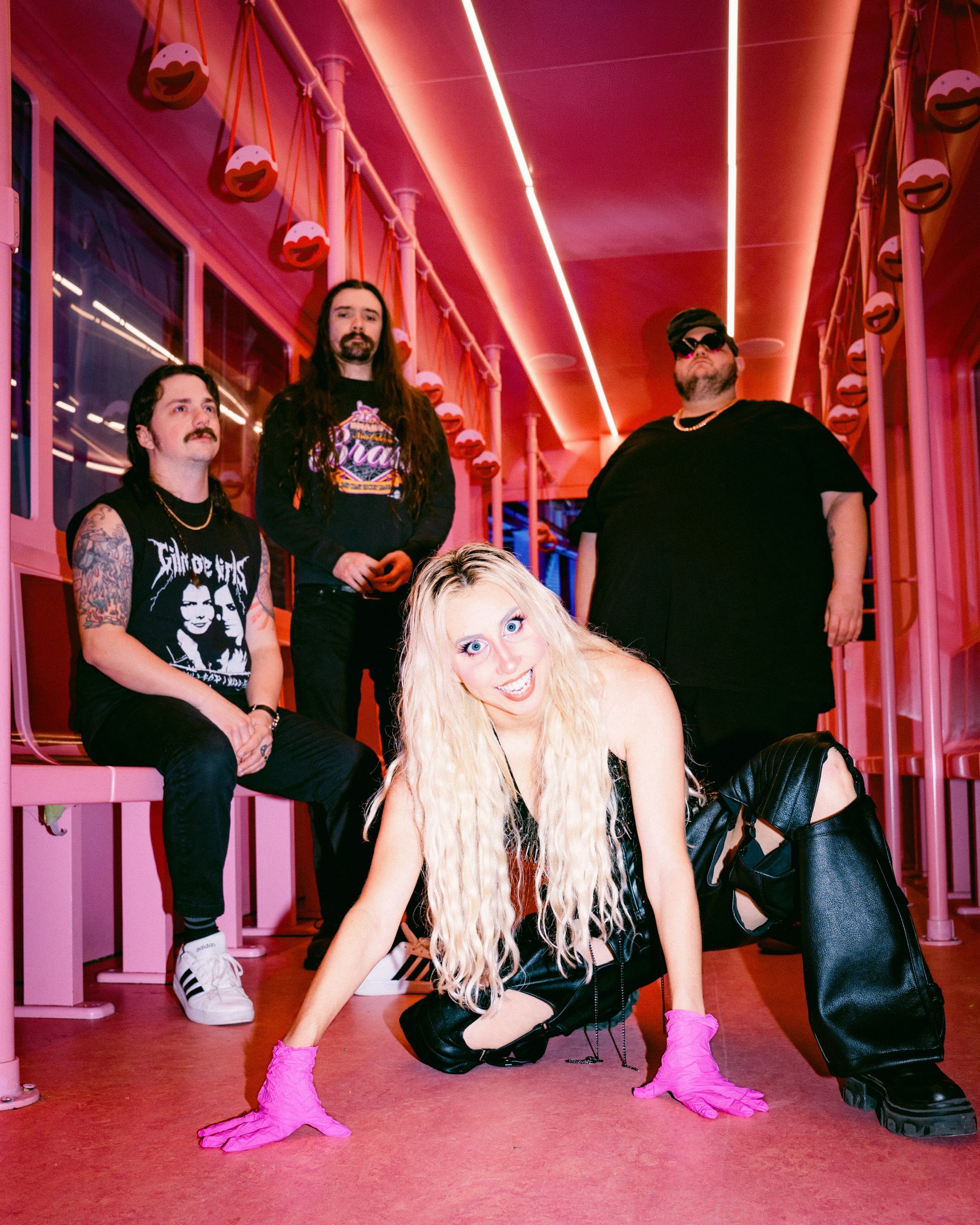 Fresh promos for @brat_band 🌸✨New album 𝓜𝓪𝓷𝓼𝓵𝓪𝔂𝓮𝓻 drops tomorrow!! 
As always, thank you for the trust. 

#chicagomusicphotographer #chicagoportraits #musicphotographer #bandphotographer #chicagobandphotographer