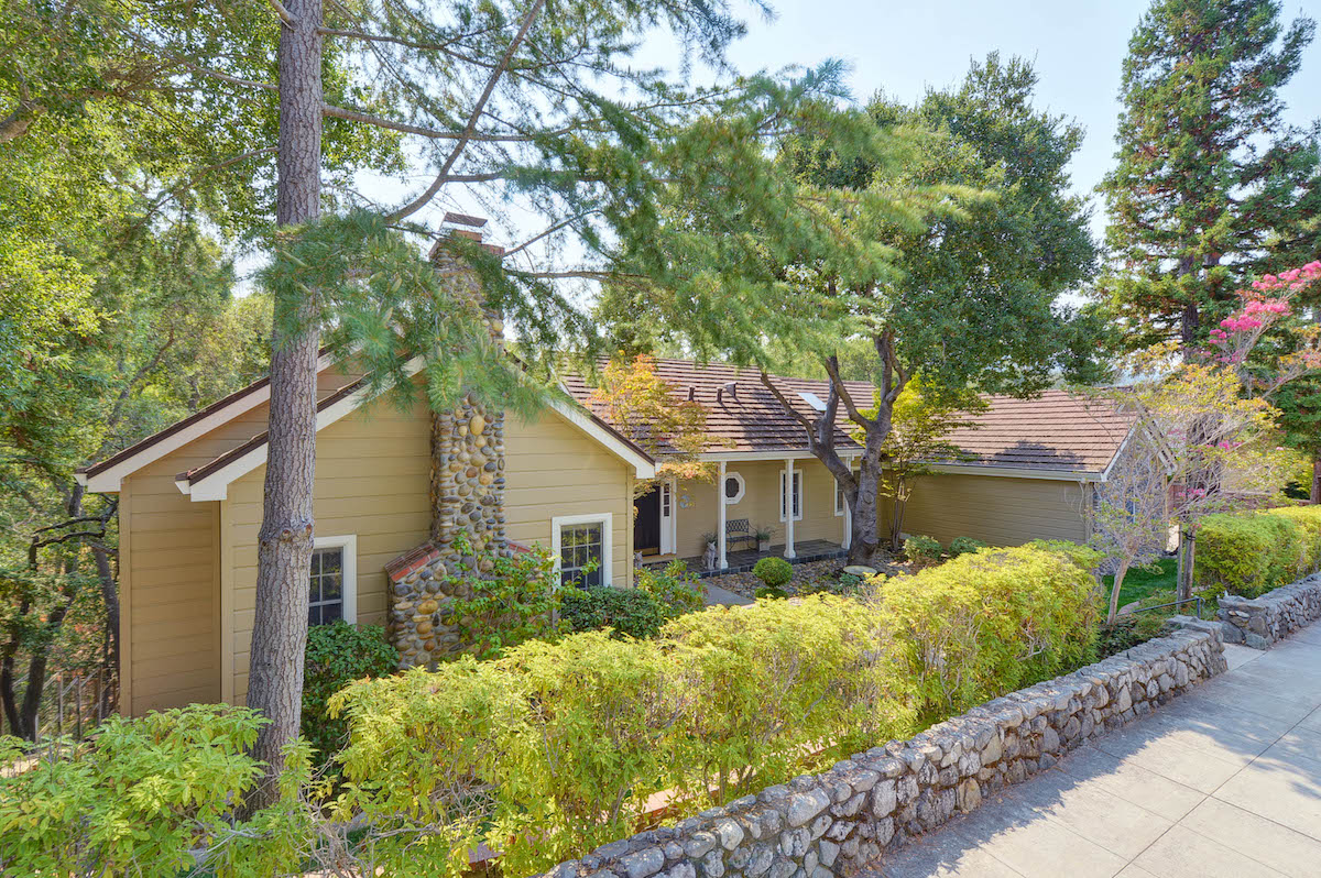 106 Alpine Ave, Los Gatos 4 bed • 3.5 bath • 3,633 sqft