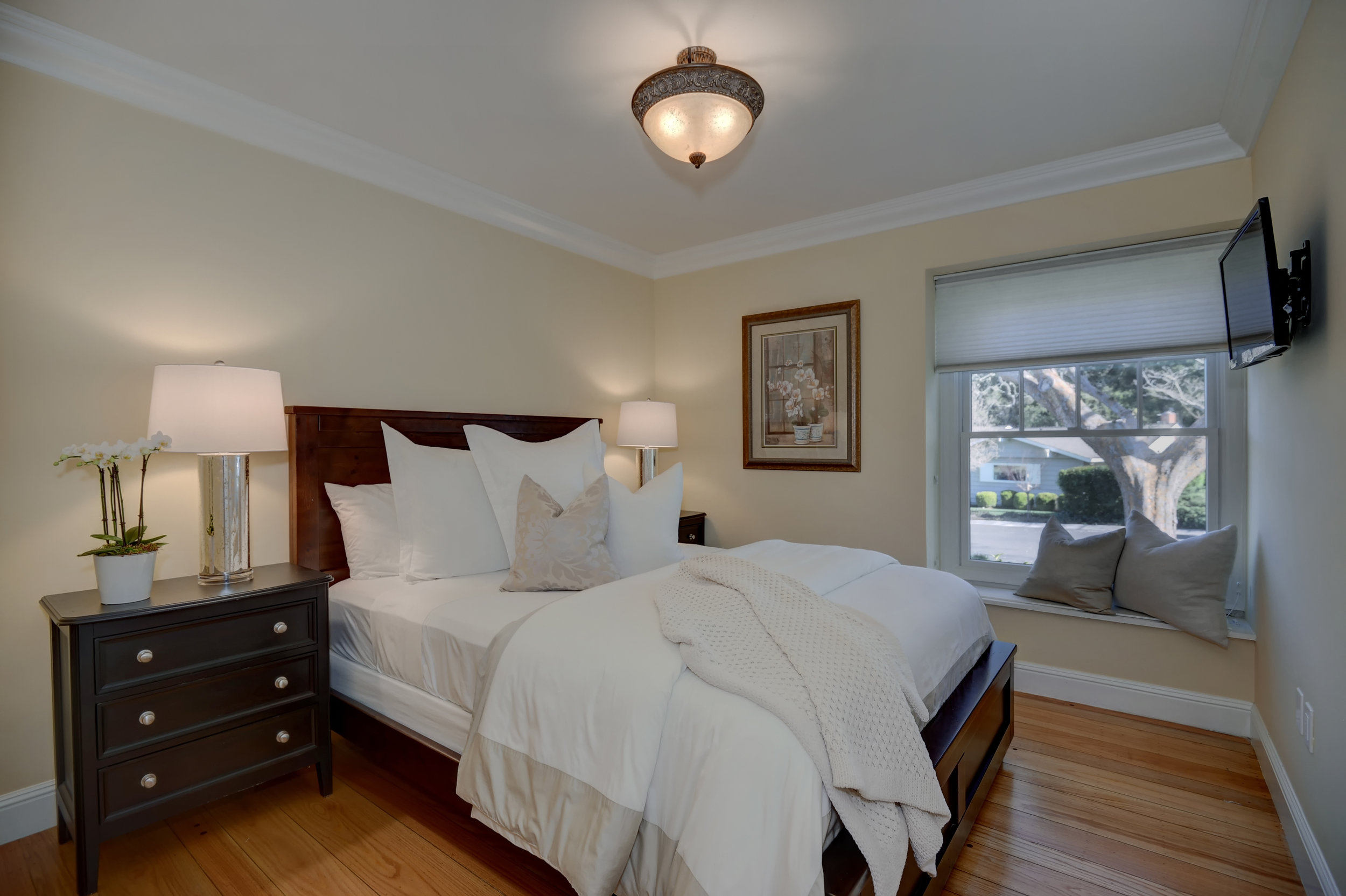 14_136 Va Santa Maria Los Gatos-print-019-15-Bedroom one-3666x2441-300dpi.jpg
