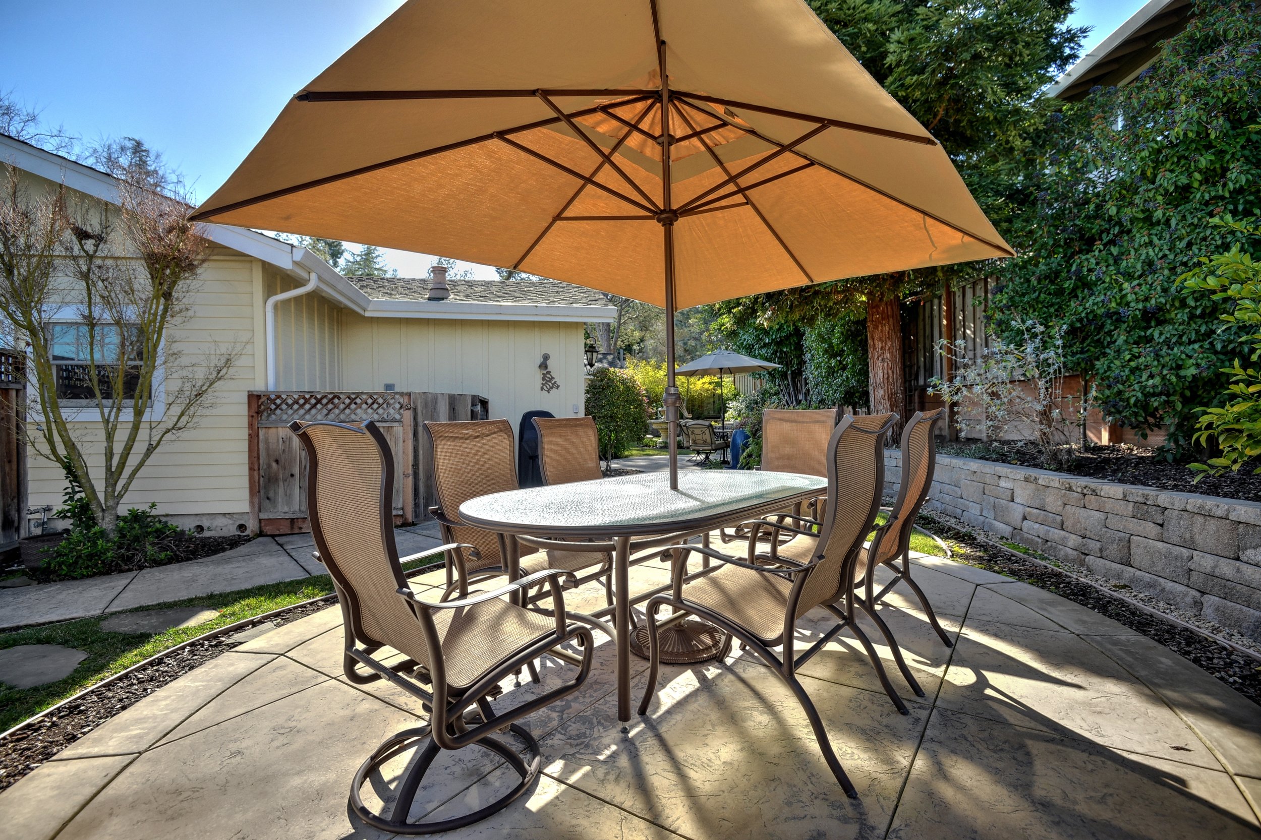 29_136 Va Santa Maria Los Gatos-print-032-32-Backyard Dining Area-3674x2448-300dpi.jpg