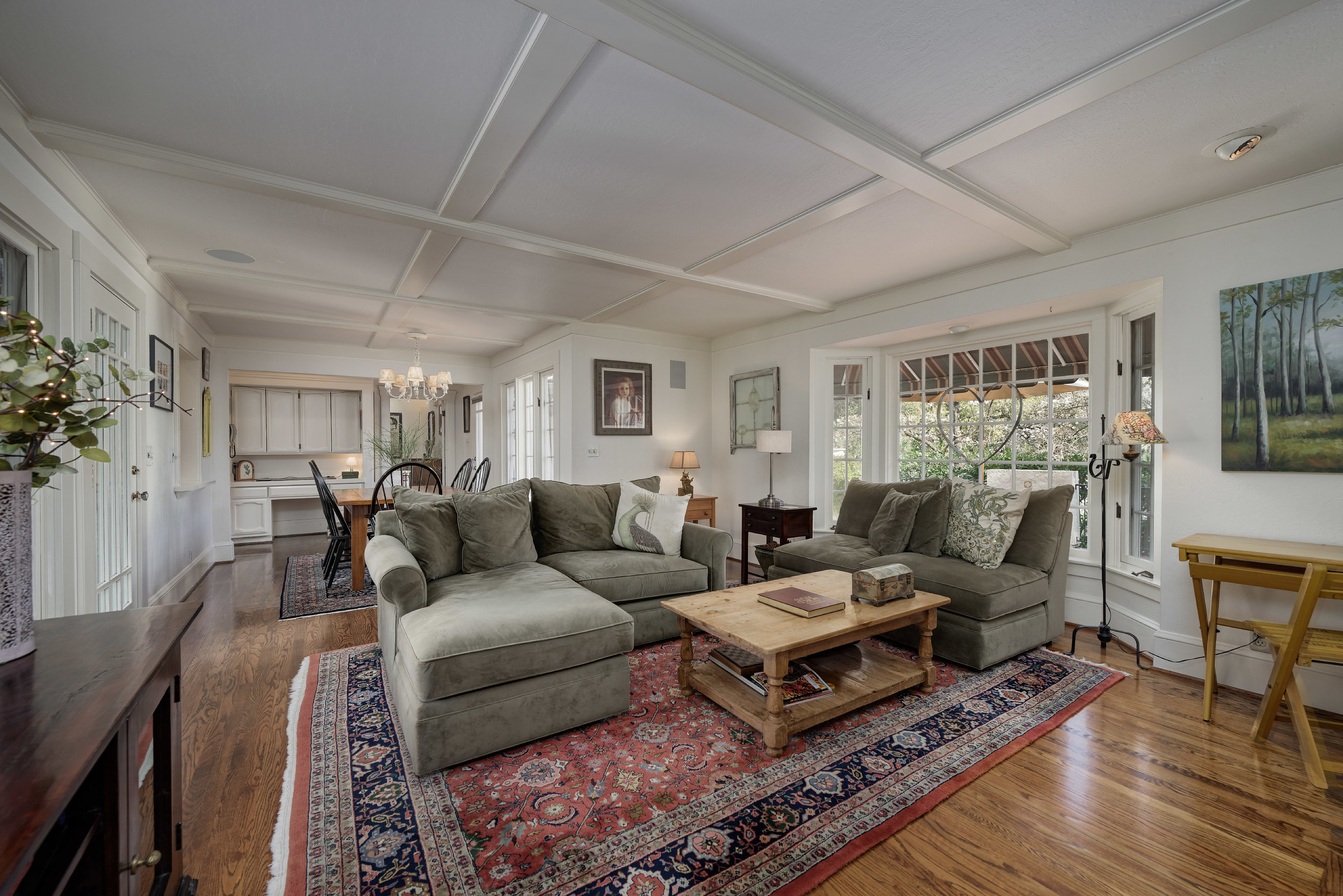 11. Family room2.jpg
