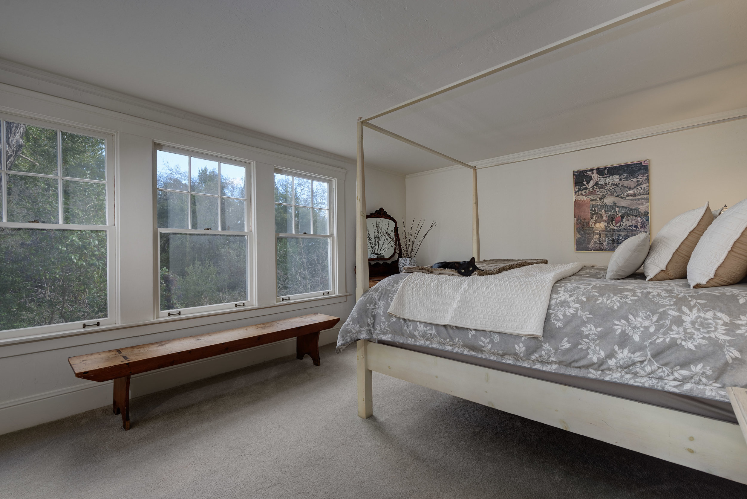 16. Bed32.jpg
