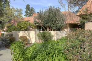 259 Casitas Bulevar, Los Gatos 2 bedrooms • 2 bathrooms • 1,268 sq ft interior