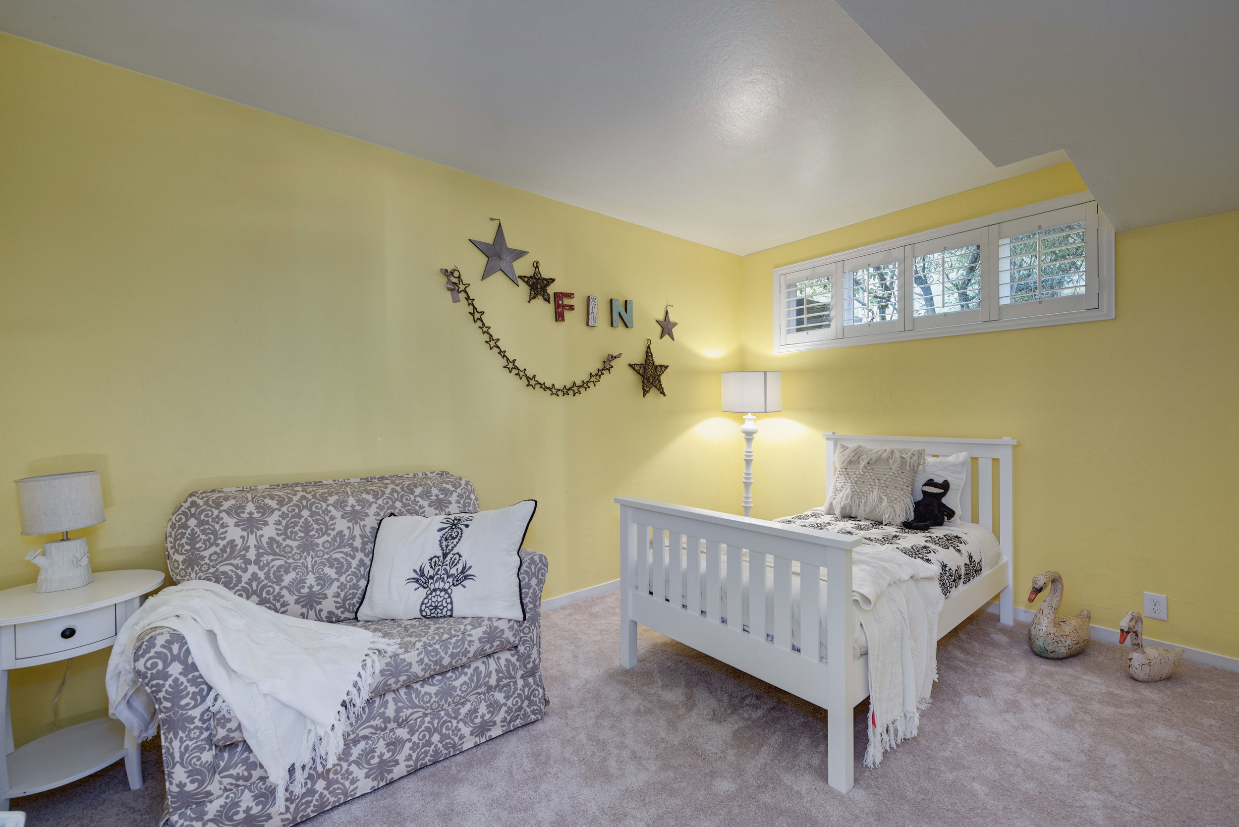 DBed2_112 Spring S_Ducky Grabill Real Estate.jpg