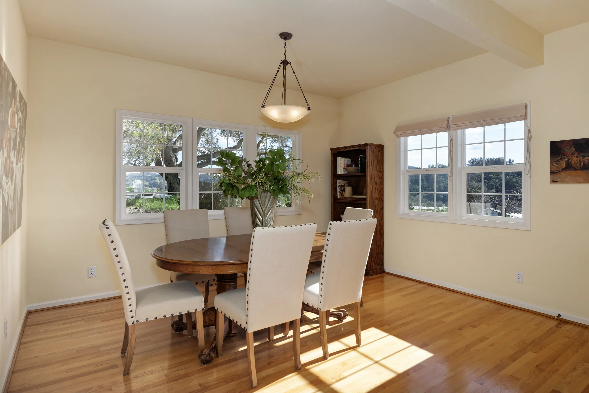 Dining_706 Carpenteria R_Ducky Grabill Real Estate.jpg