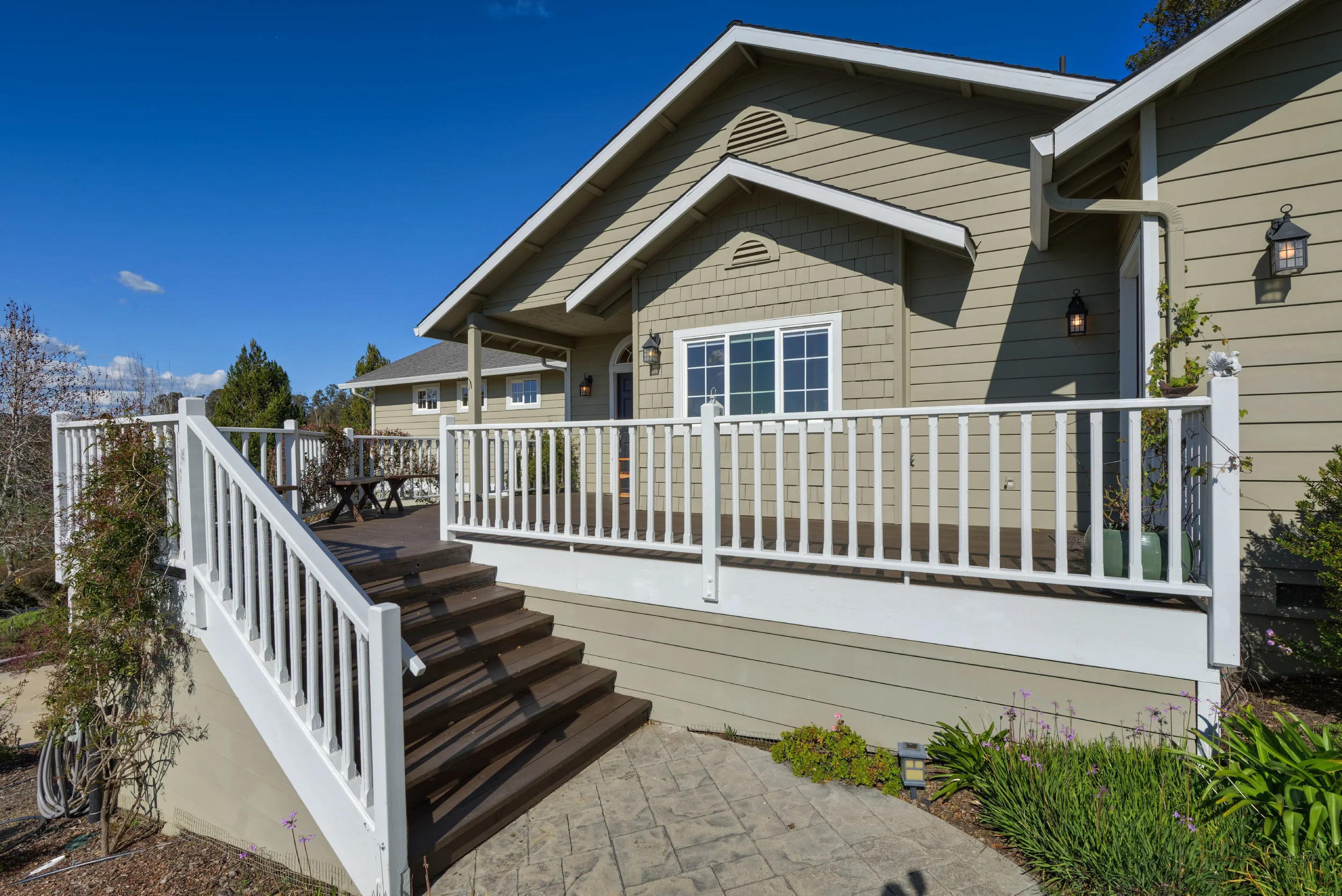 FStairs_706 Carpenteria R_Ducky Grabill Real Estate.jpg
