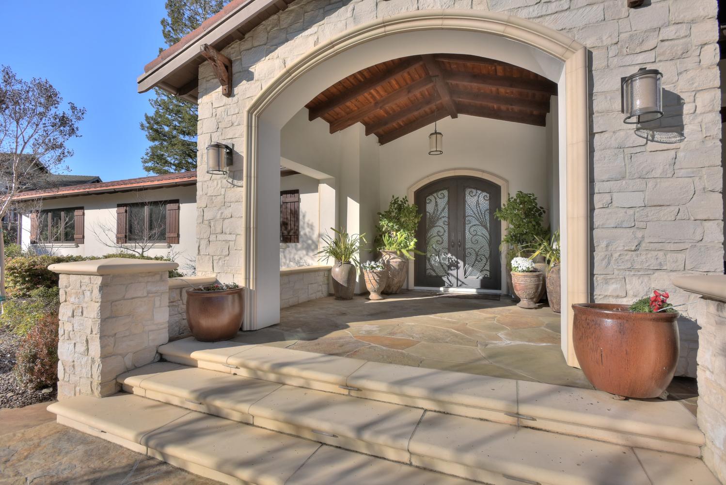 15977 Grandview Dr Monte-large-008-45-Front Entry Doors-1499x1000-72dpi.jpg