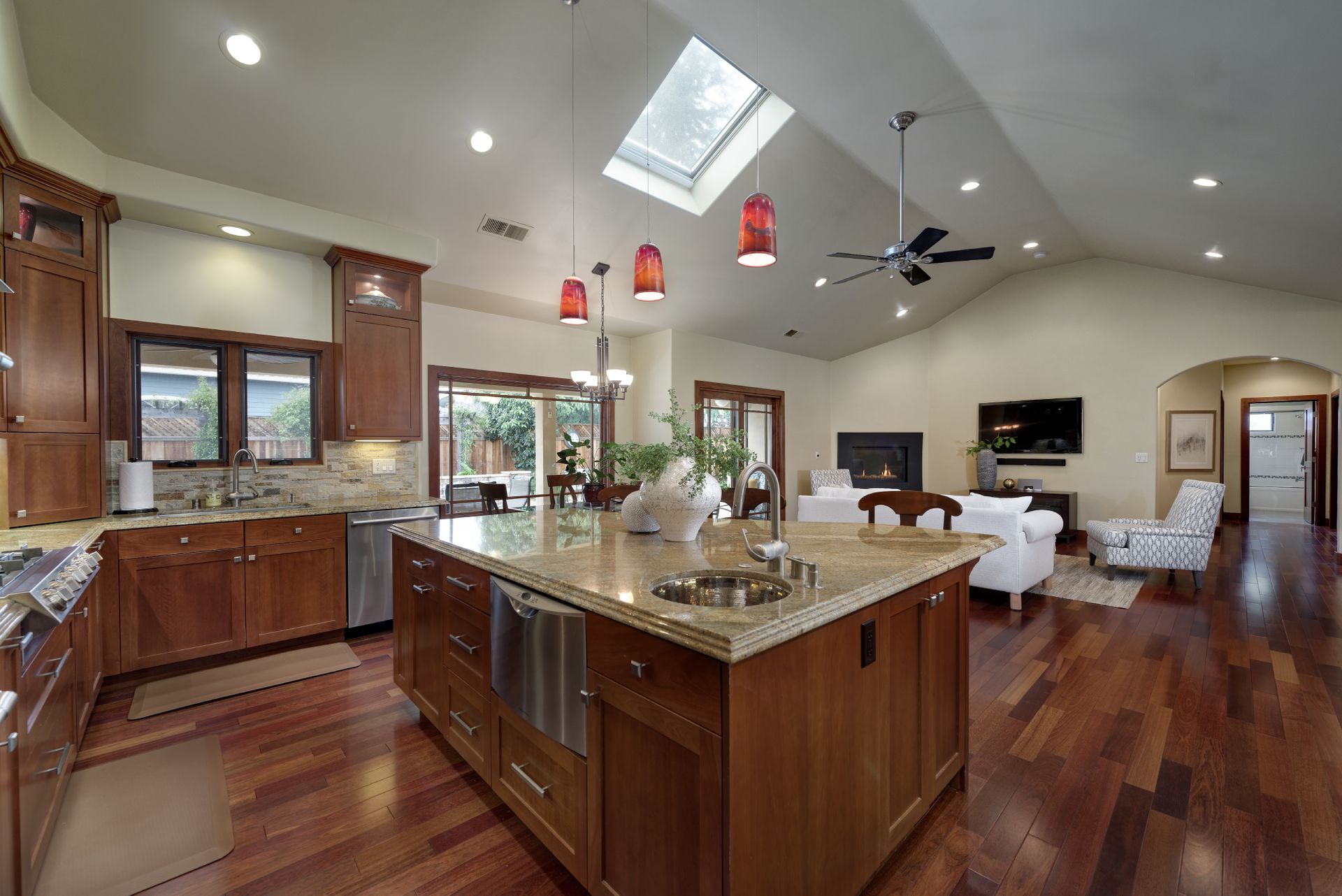 14_Kitchen.jpg