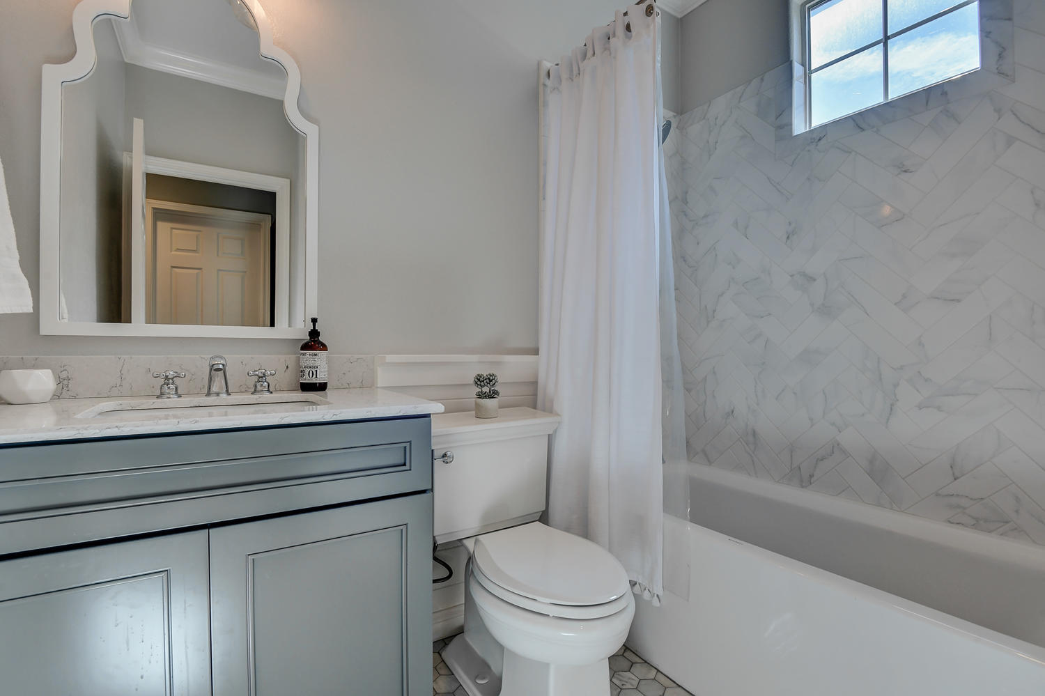 862 Georgetown Pl San Jose CA-large-015-13-Hall Bathroom-1500x1000-72dpi.jpg