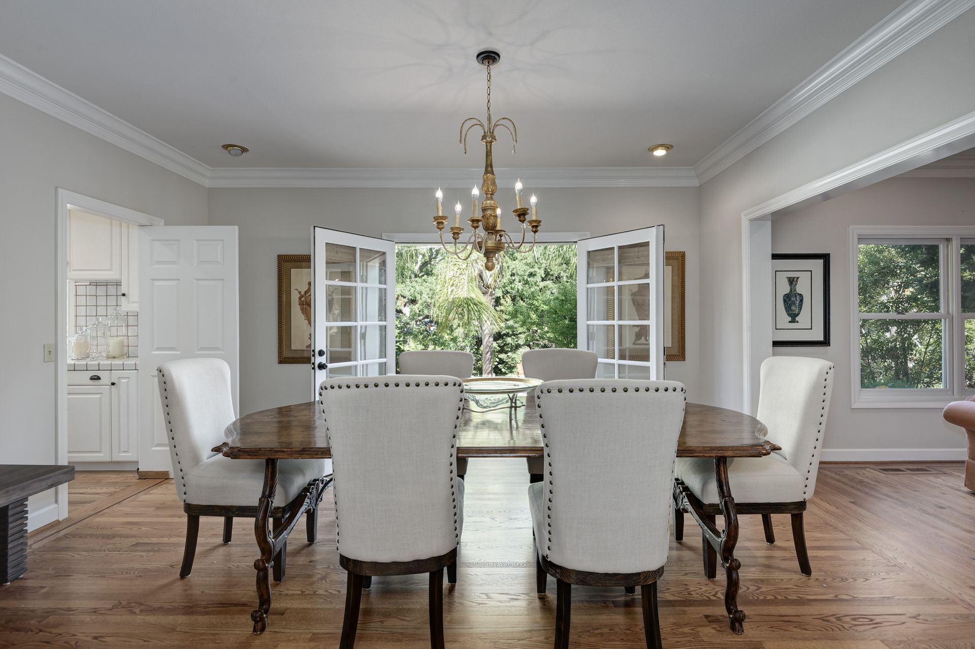 12_Dining Room.jpg