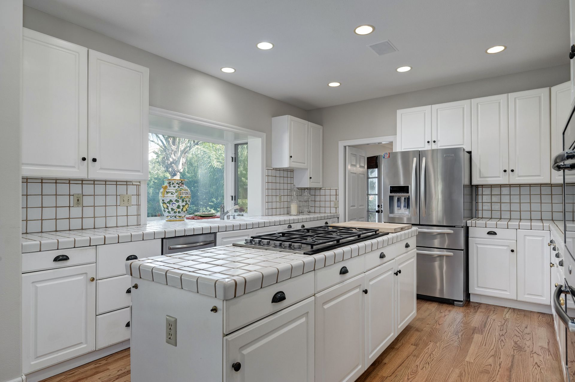 14_Kitchen.jpg