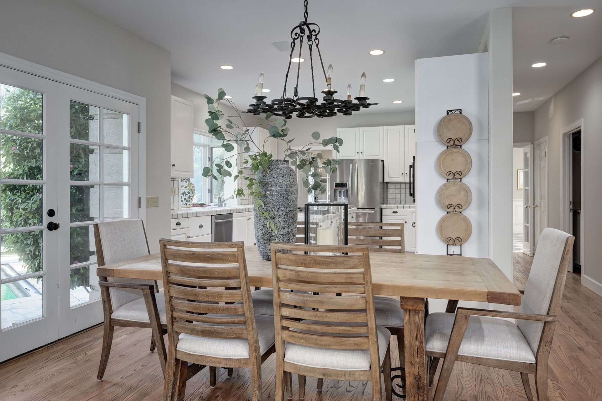 16_Dining Room.jpg