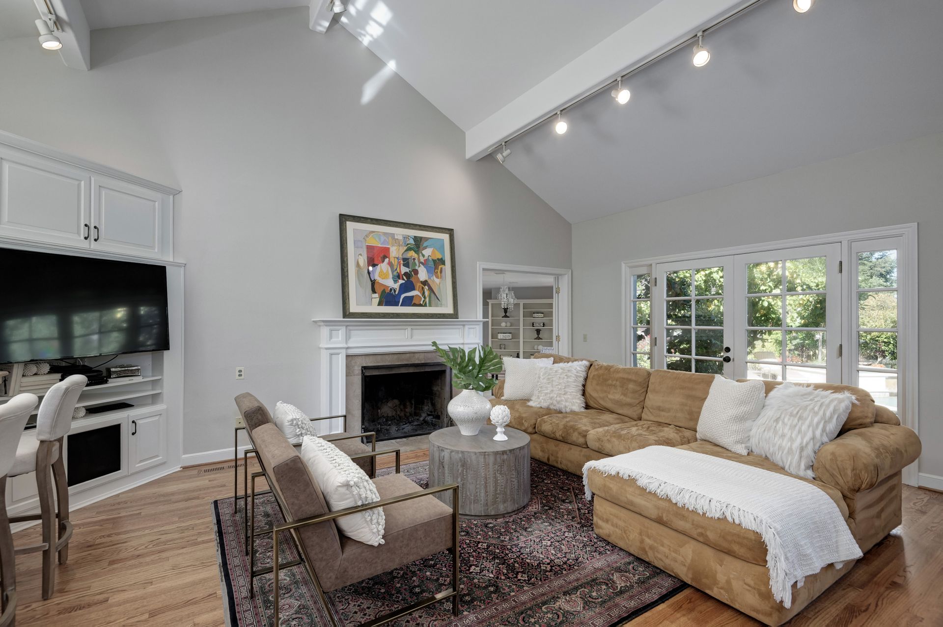 18_Family Room.jpg