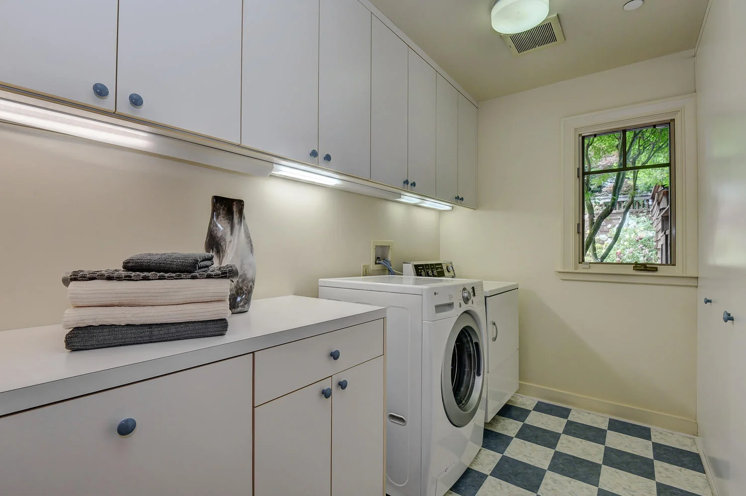 30_14833 Karl Ave Monte Sereno CA-large-037-68-Laundry Room-1500x999-72dpi.jpg