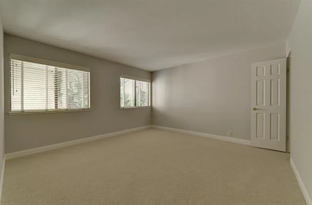 bedroom1.jpeg
