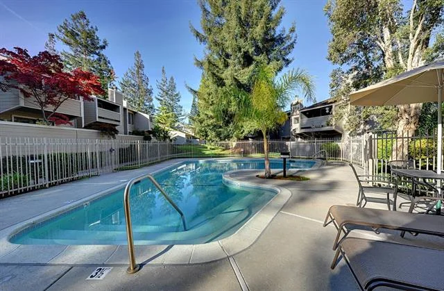 pool.jpeg