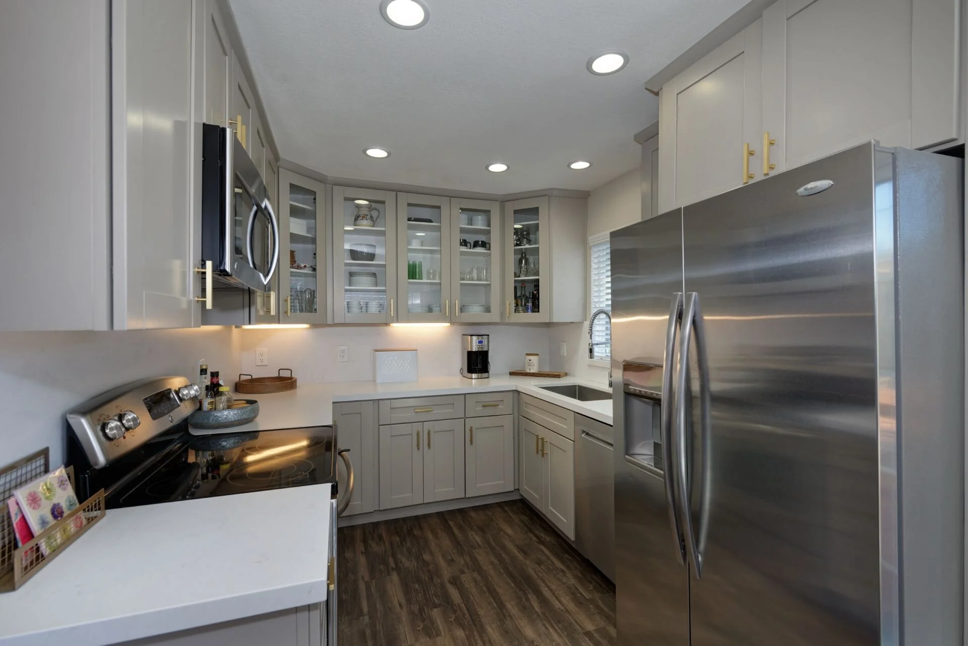 10_Kitchen.jpg