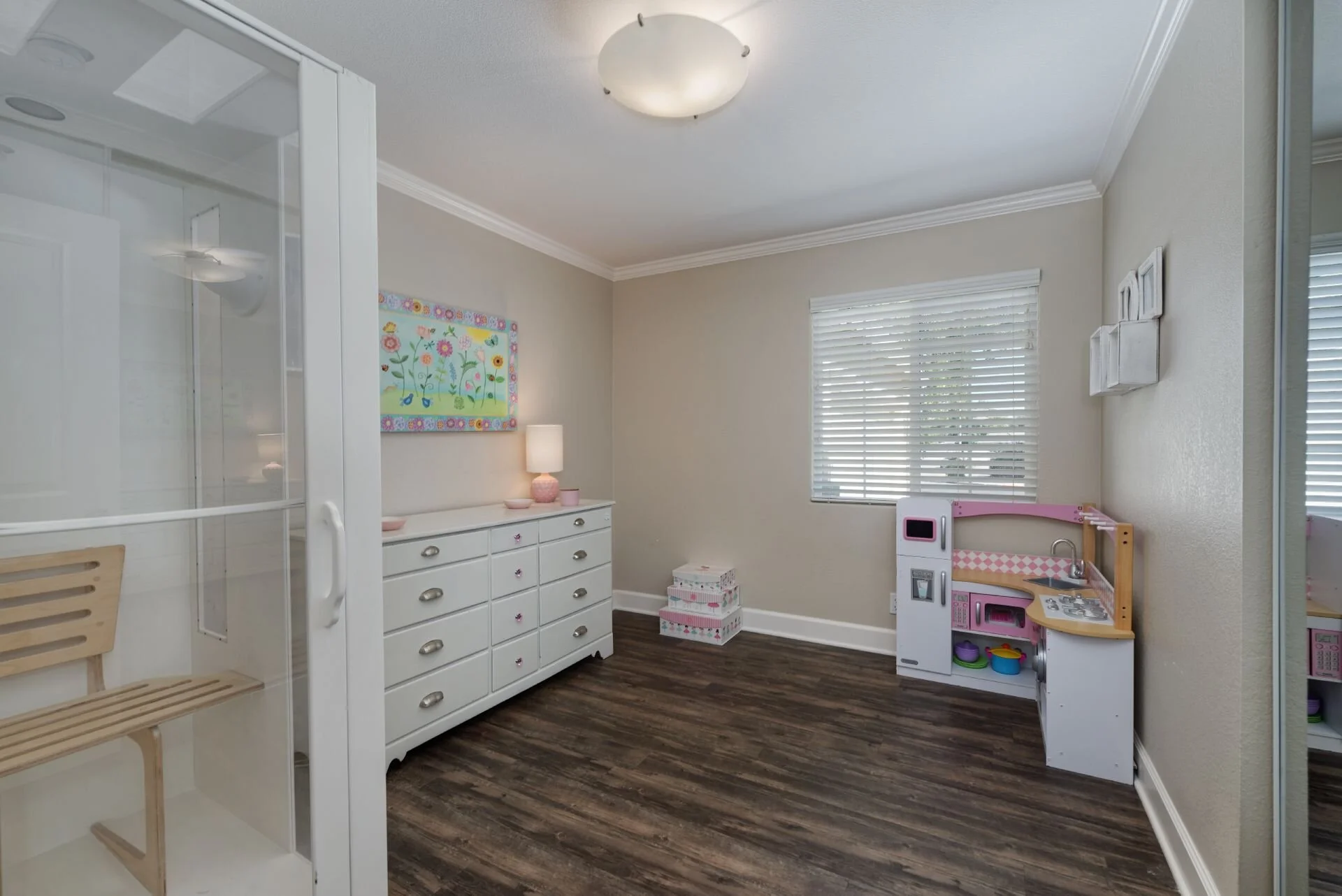 15_Bedroom.jpg