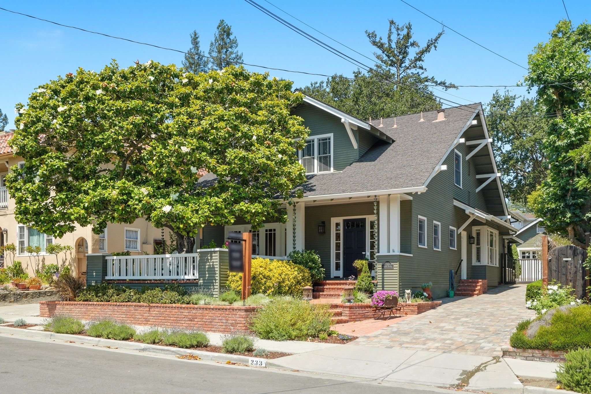   PENDING  233 Belmont Ave, Los Gatos   3 beds / 3 baths / 3,002± sq ft / 6,900± sq ft lot 