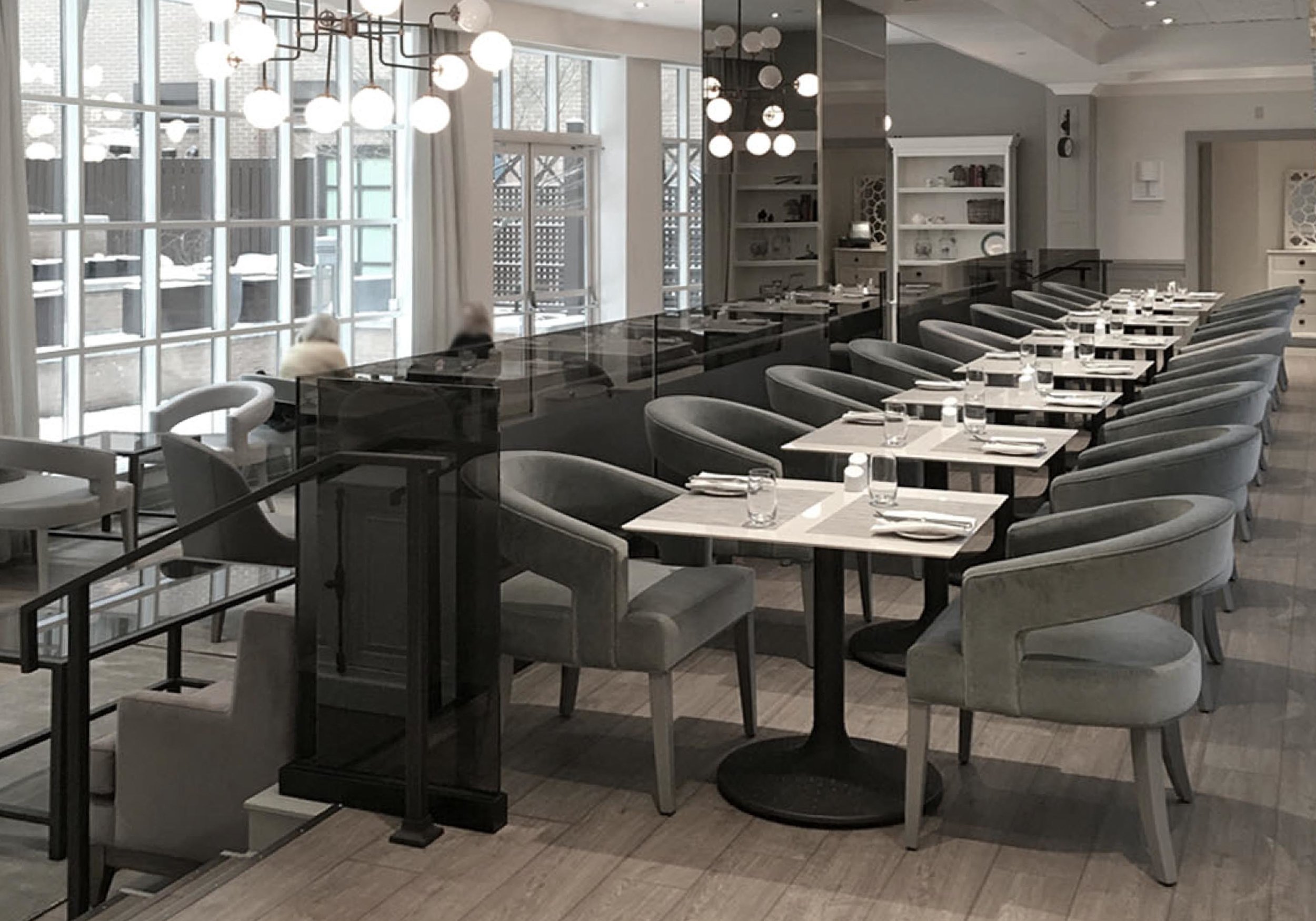 SIGNATURES RESTAURANT