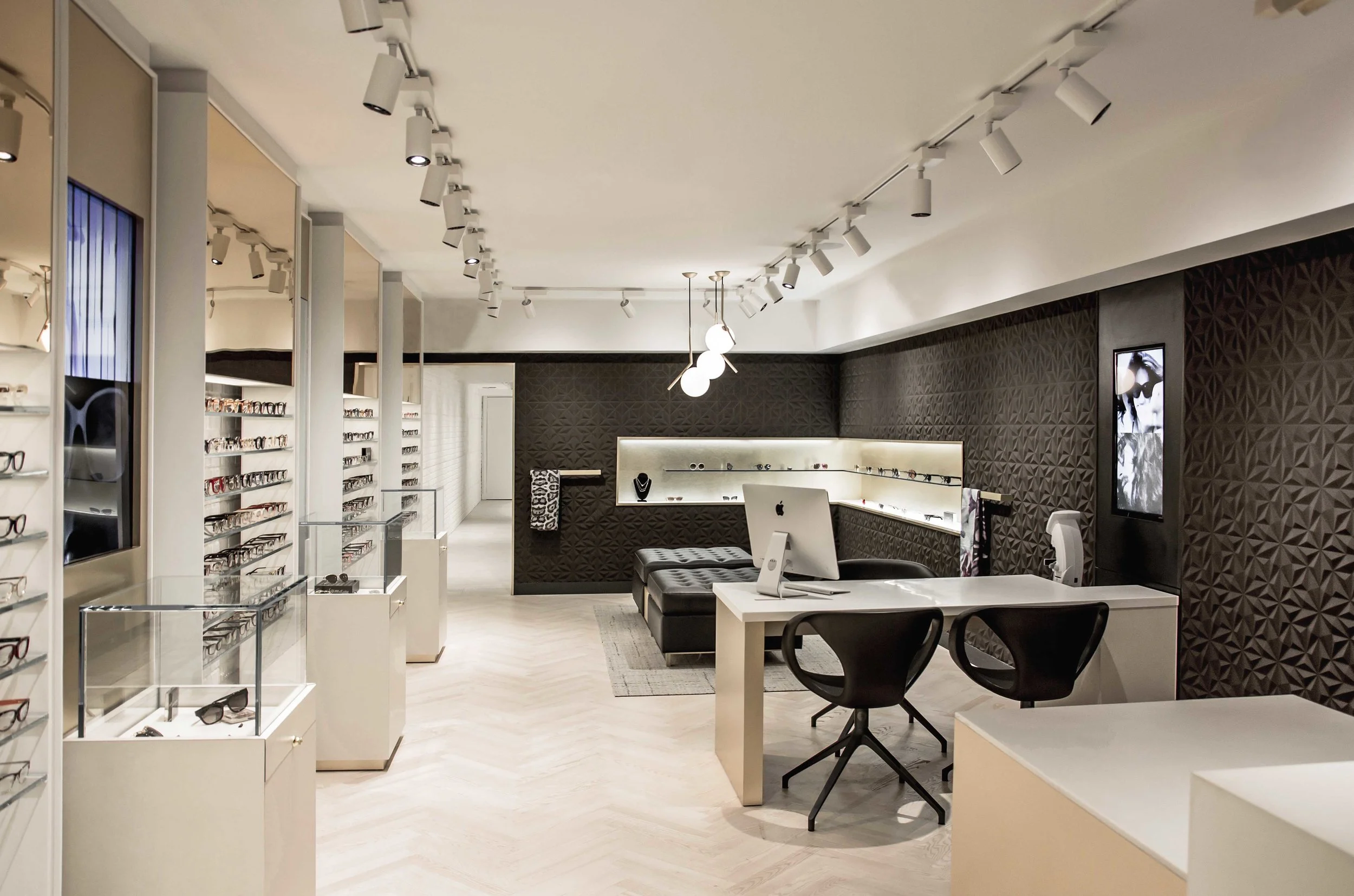 HOLLY EYEWEAR