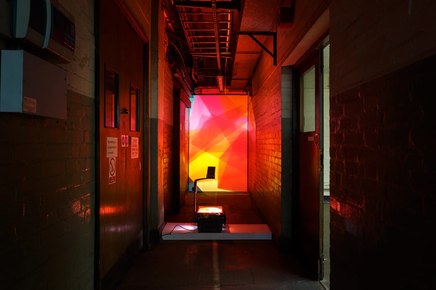 Holly Rowan Hesson, Fold, 2017, overhead projector, transparencies, dimensions variable