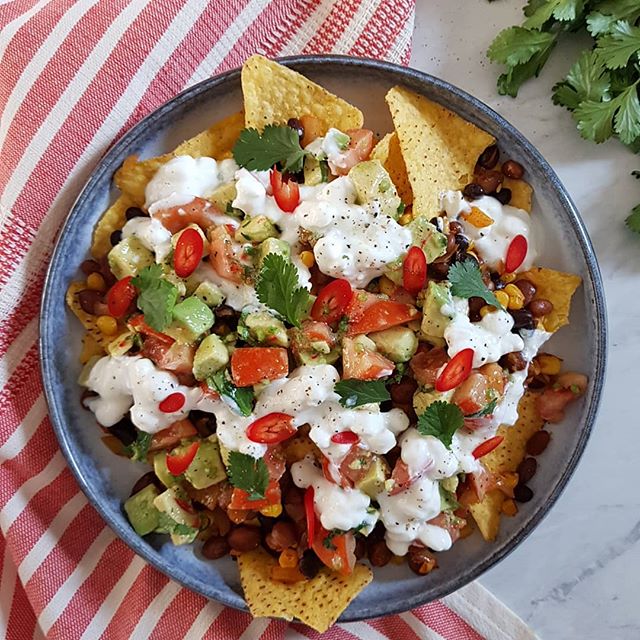 It's a good sign when you end up eating the meal for two you've just tested! Ooops! This is a Mexican bean nachos with avocado and tomato salsa. I'm so full I've taken a break on the couch!! Xx
.
.
.
.
.
.
.
.
#tinybudgetcooking #recipe #food #tasty 