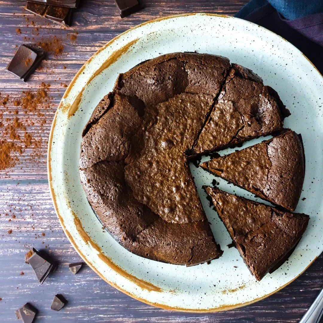 The Best Low FODMAP Flourless Chocolate Cake Recipe: Dietitian Approved
