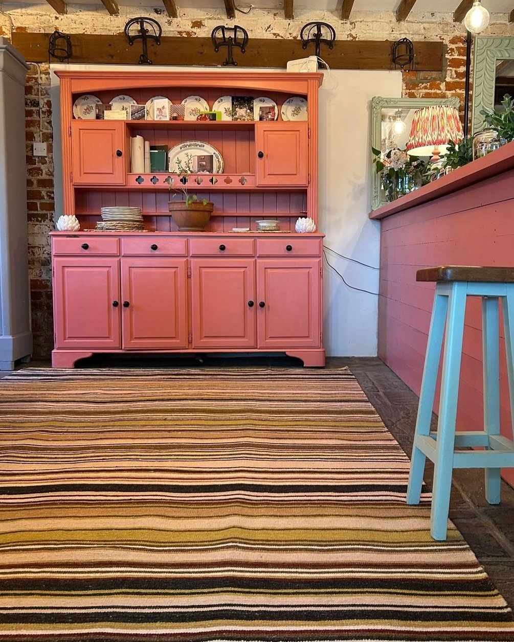 📣The Everyday collection is here! 

We&rsquo;ve only had samples of our new @tateanddarby x @blackshorestyle rugs in the showroom until now but all of the stock is arriving today! 

After a lot of unloading 🚛💪 later today we can send all of your l