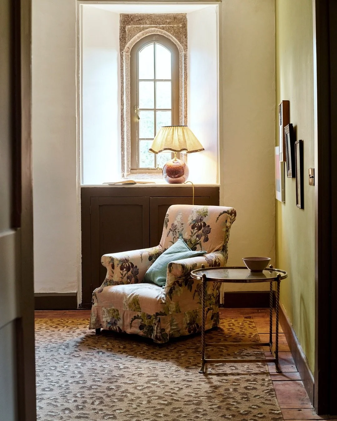 �Leopard print &mdash;because neutral doesn&rsquo;t have to be boring 🐆 

Now is the time to invest in your home before the inevitable Christmas chaos kicks in! 

Our leopard wool rugs are available in several sizes, three colourways and in stock on