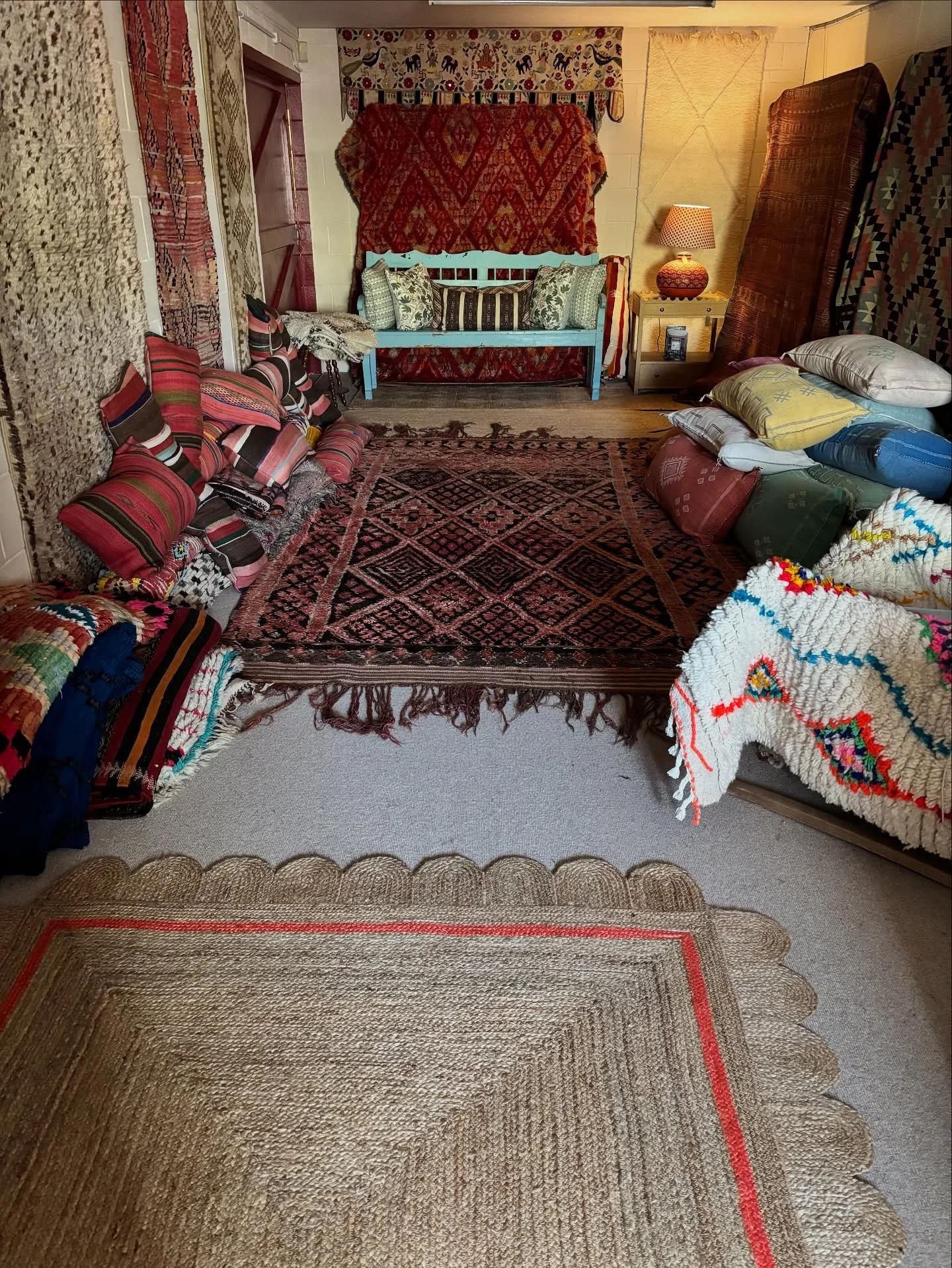 Our showroom is feeling extra cozy this week ✨ layered with colour, texture and much needed warmth! 

We have beautiful cushions and lamps from @kateguinnessdesign alongside our handwoven rugs and our new cushions from Morocco. 

Come and see us x 

