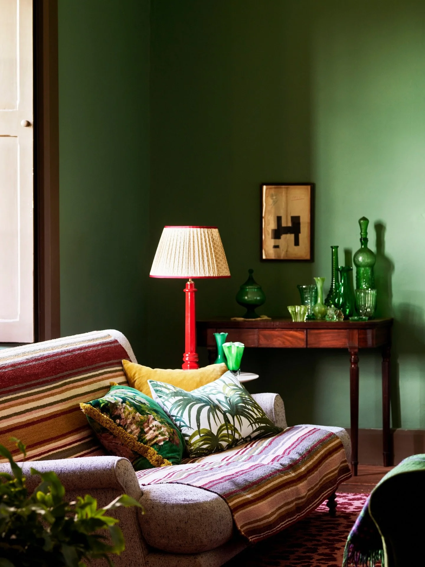 Simple Christmas makeover hack:

Drape a striped rug over your sofa for instant warmth and a new look. 🎄🛋️ Affordable, practical, and surprisingly cosy and chic.

📸 Our Claret rug by @tateanddarby and @blackshorestudio. Photographed by @pollywrefo