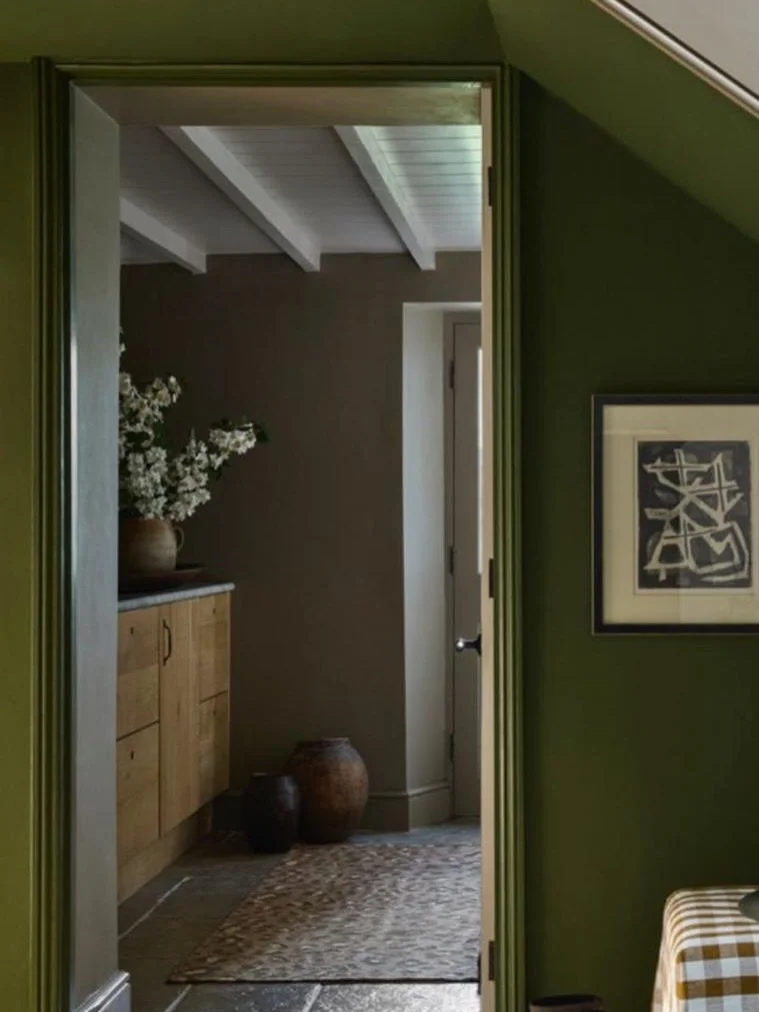 Boots, bags, comings and goings. This is why hallways need good paint and rugs that don&rsquo;t mind being lived on! 

Try our Leopard flatweave rug with green walls to hide muddy feet and finger marks. 🐾 🥾 ☔️ 

Styling: @blackshorestudio @littlegr