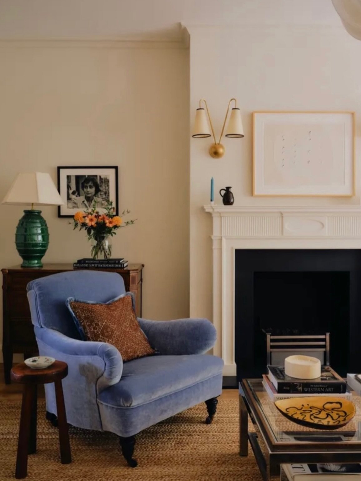 It&rsquo;s all in the details! 

These custom jute rugs feature a thicker, woven border for added depth and durability. You don&rsquo;t notice them from a distance but they add a lovely detail on closer inspection. 

We design and make jute rugs to m