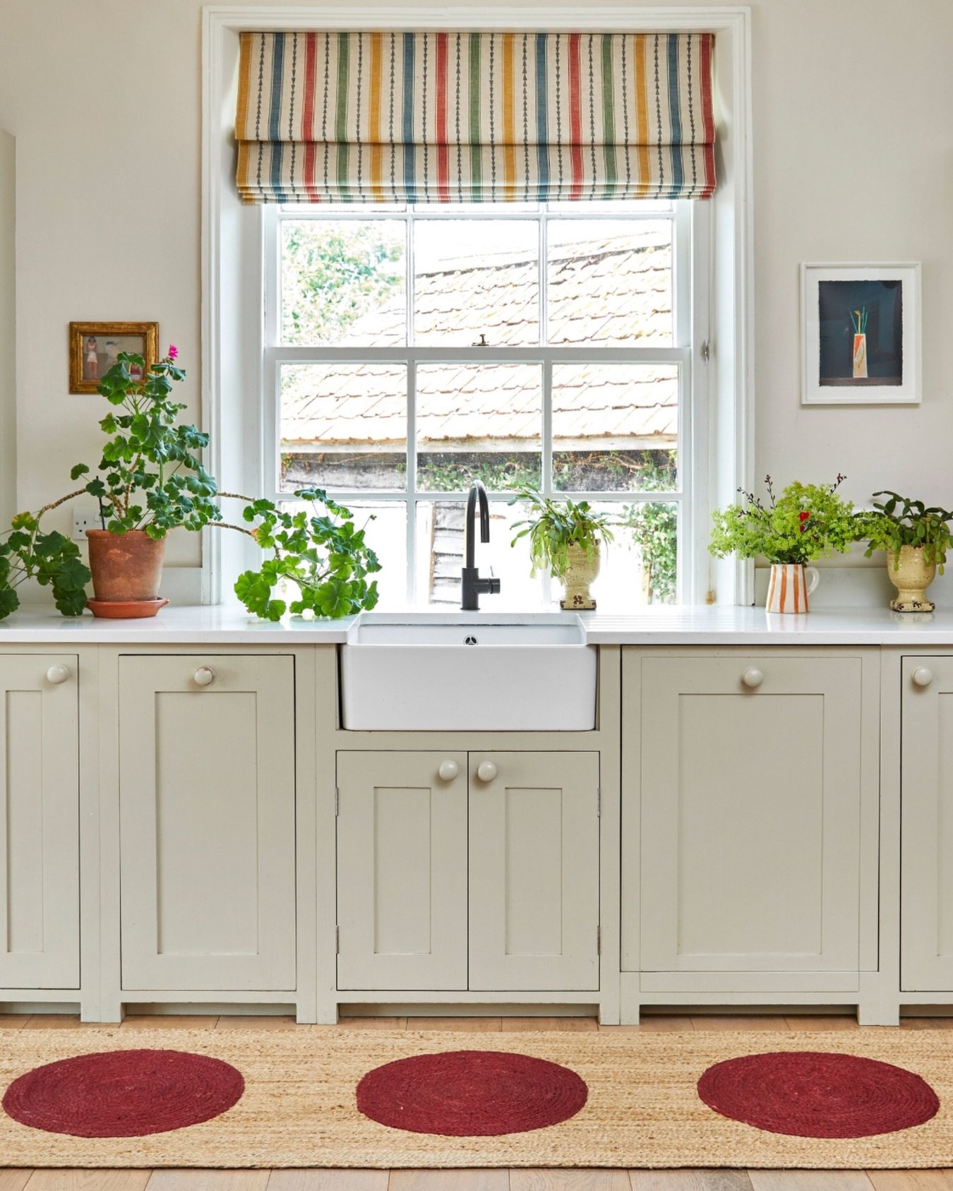 If your kitchen feels a bit flat&hellip; it could simply need a little refresh. 

Add a runner - it will give warmth, texture and just enough pattern to lift the whole space.

Our Super Moon jute runner is back in stock. 

With free shipping you coul