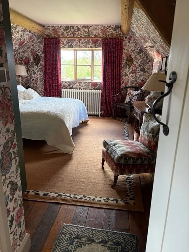 Pattern on pattern, done right! 🌺 🐆 

We just got sent this wonderful snapshot from a happy client. Too good not to share. 

Our handmade, Caramel rug brings warmth and just enough edge to her layered, pattern-filled country cottage bedroom. 

With