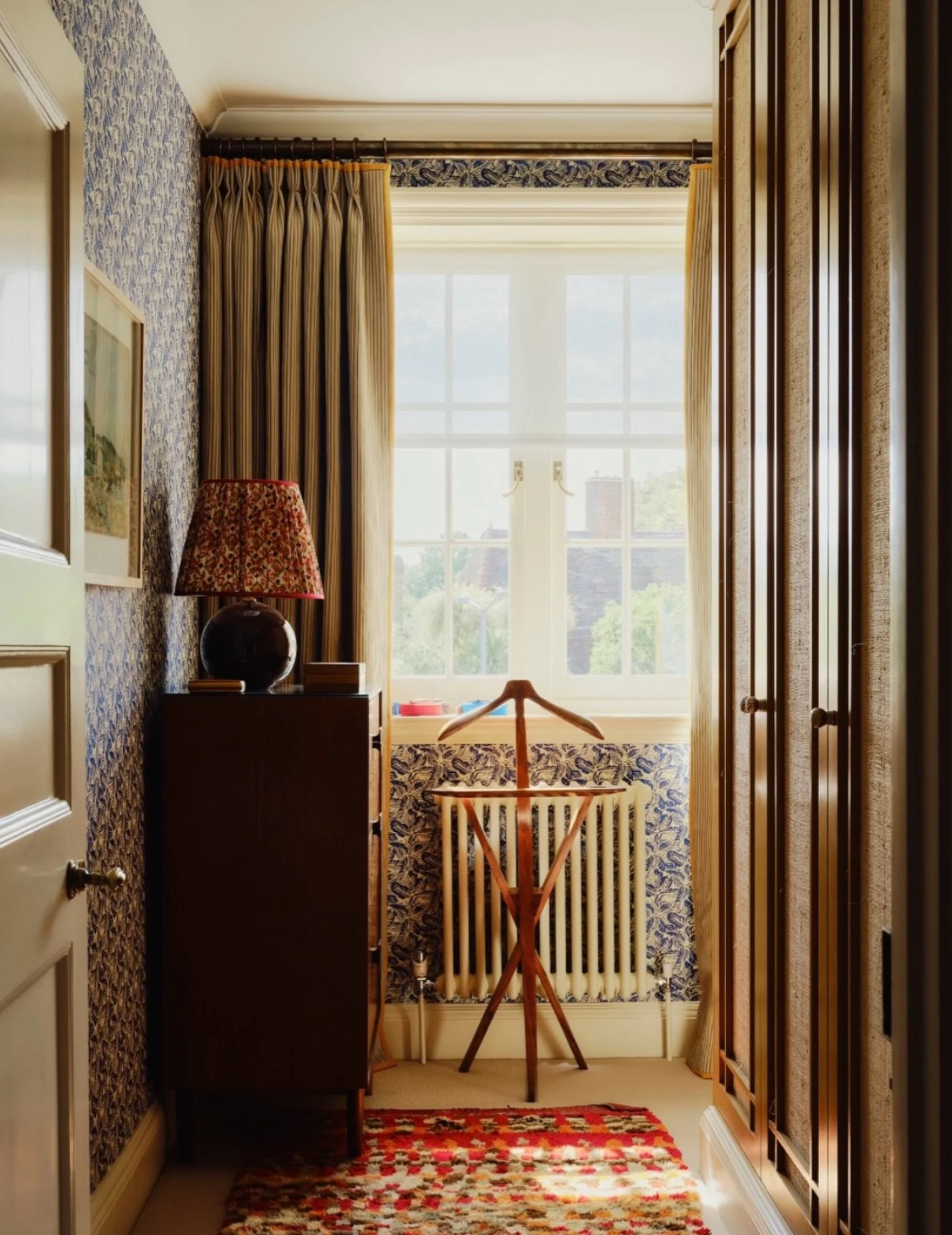 This one-of-a-kind Moroccan rug brings warmth, history and that collected-over-time feeling that makes a dressing room feel more personal. 

Dressing rooms should feel cocooning, storied and a little indulgent. This room by @vanrenenhanbury does exac