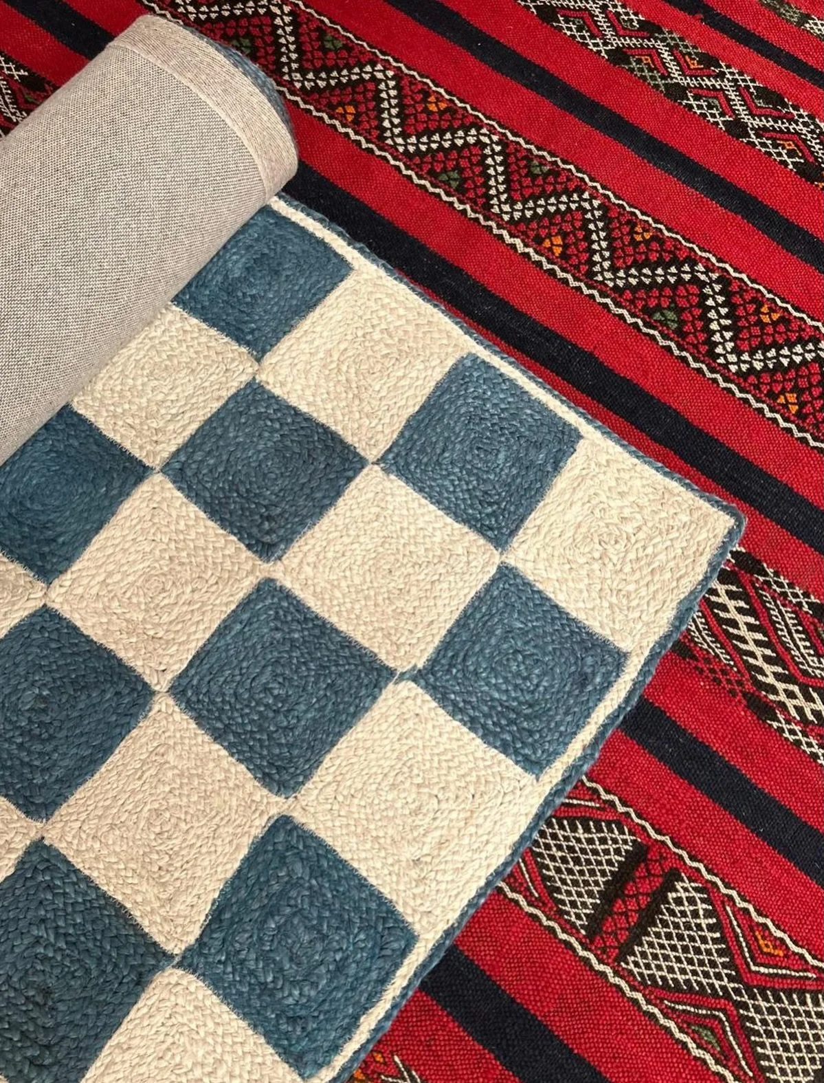 Our Checkered Jute Rug, now in Sea Blue 💙

A fresh new colour and size, 200 x 270cm.

Ready to go and available online.

#checkerboardrug #blueinteriors #summerinteriors