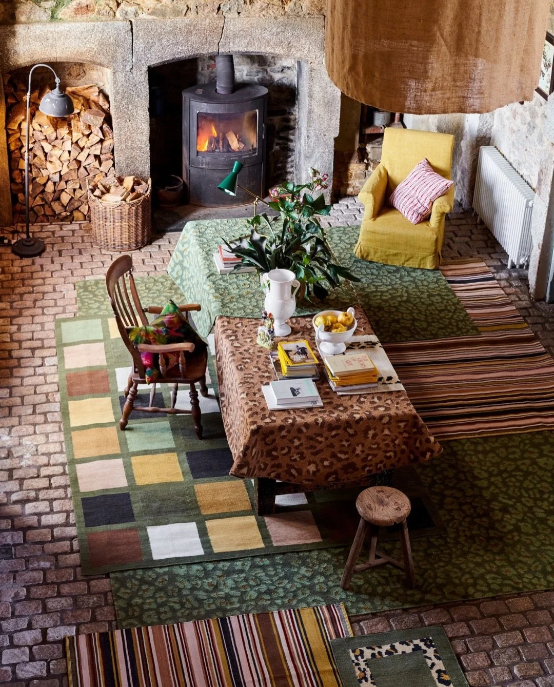 It&rsquo;s time for layering up🧣

In my mind, you can never have too many jumpers or rugs!

We have plenty of stripes and leopards in stock, ready for an easy Christmas makeover at home.

All available online and ready to ship. 🐆
