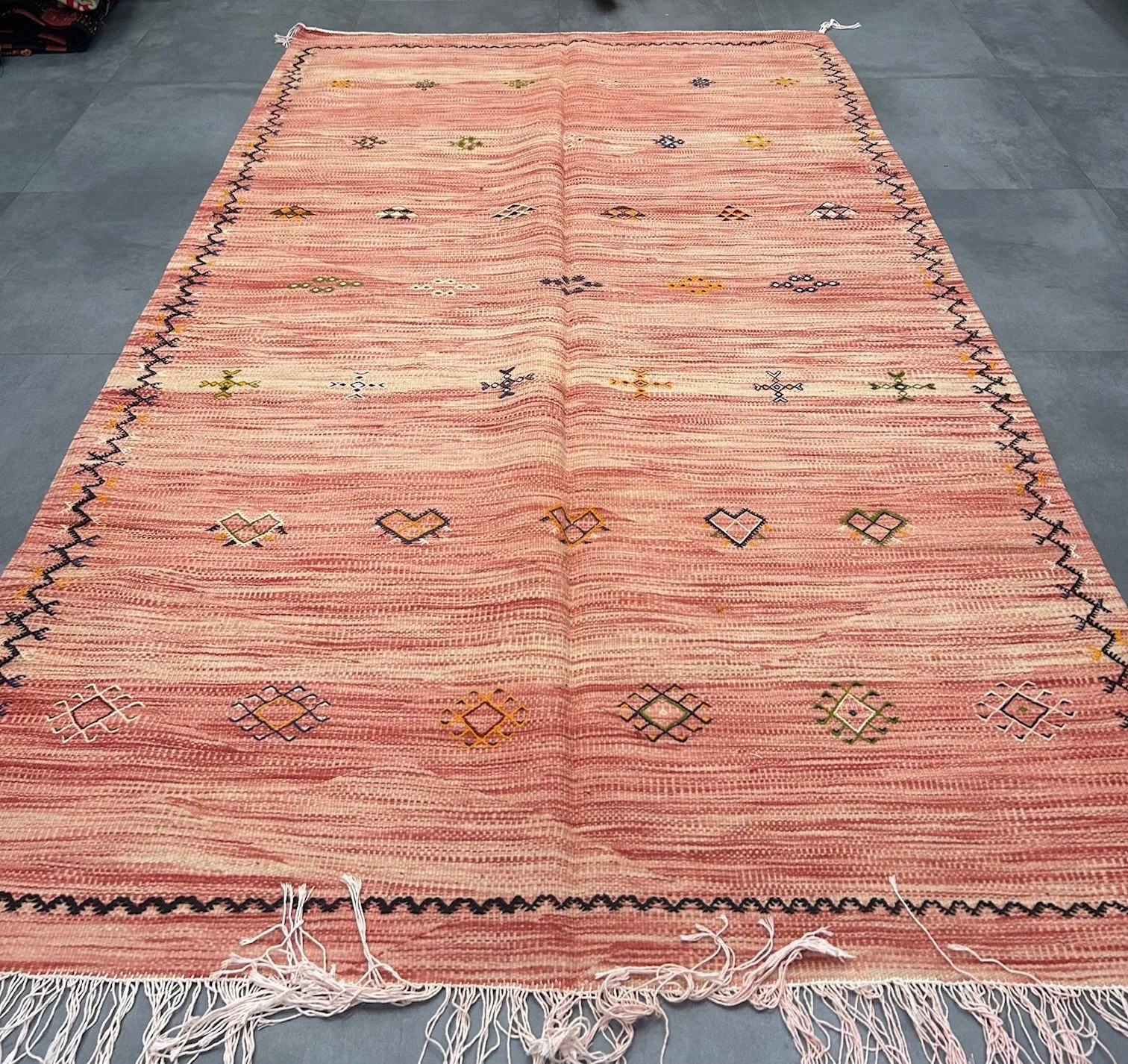 Akhnif Mottled red kilim 285 x 160 cms.jpg