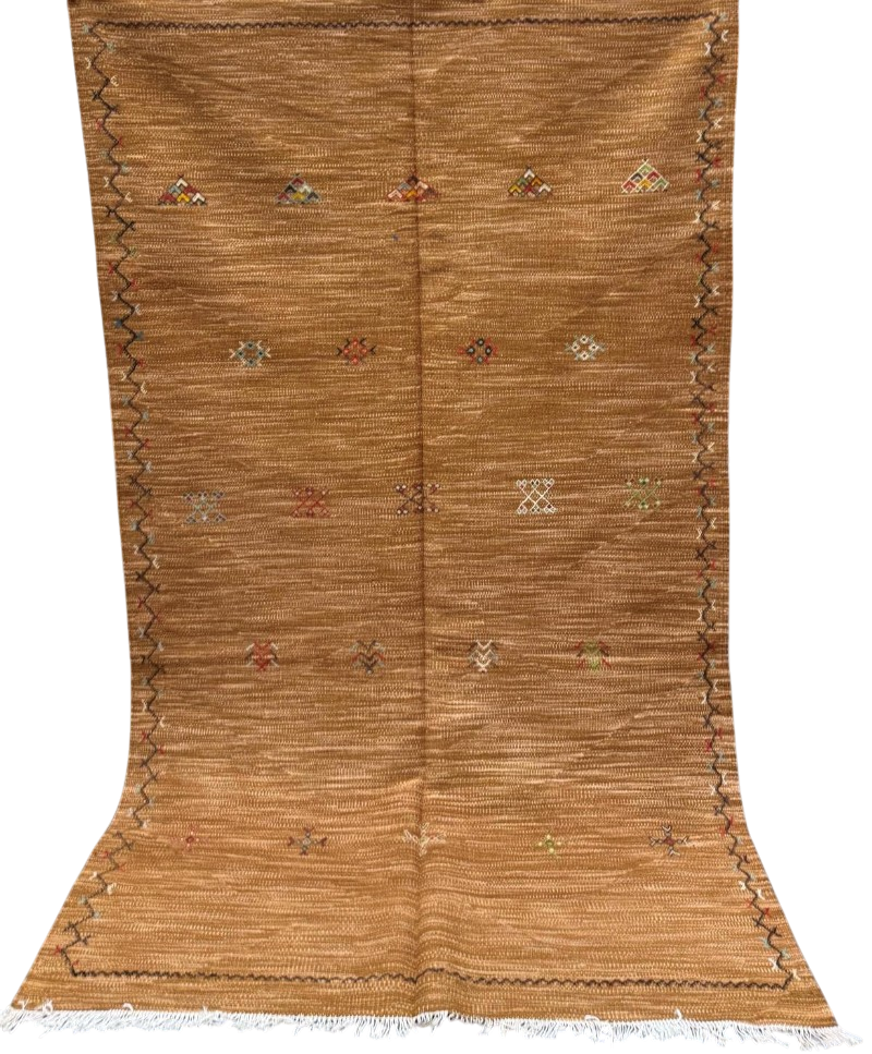 Tobacco Kiliim 252 x 150 cms cut out.png