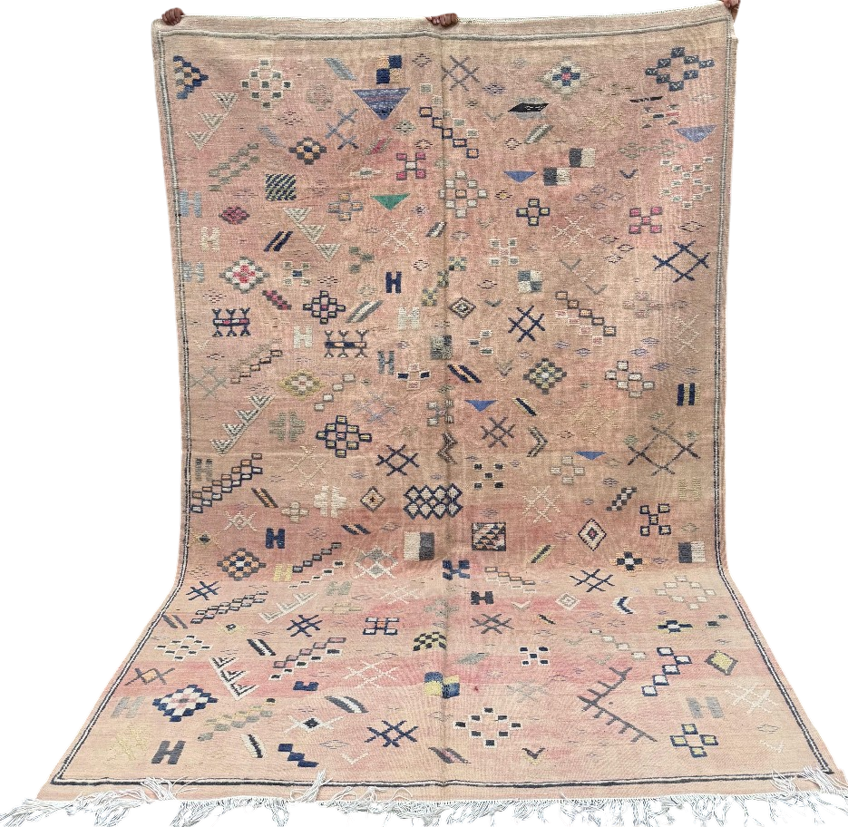 Pale+Patterned+Pink+Kilim+300+x+200+cms+cut+out.png
