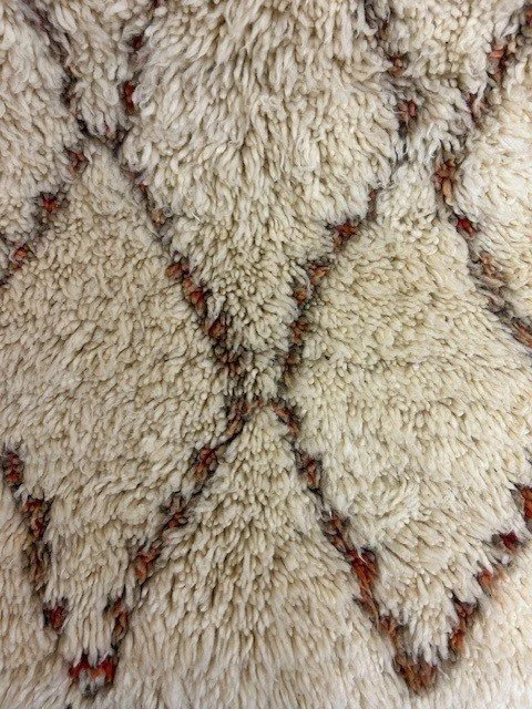 Beni Ourain 290 x 188 cms close up.jpg