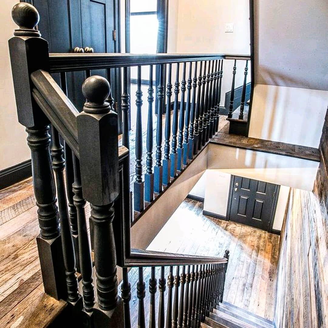 Looking for a more rustic, industrial look? We got you covered 😉. 

#aktdesigns #architecturaldesign #reclaimedwood #reclaimedwoodfloors #blackbanister #blackrailings #williamsburg #interiors #rusticdecor #interiordesign #interiorspaces #architect #