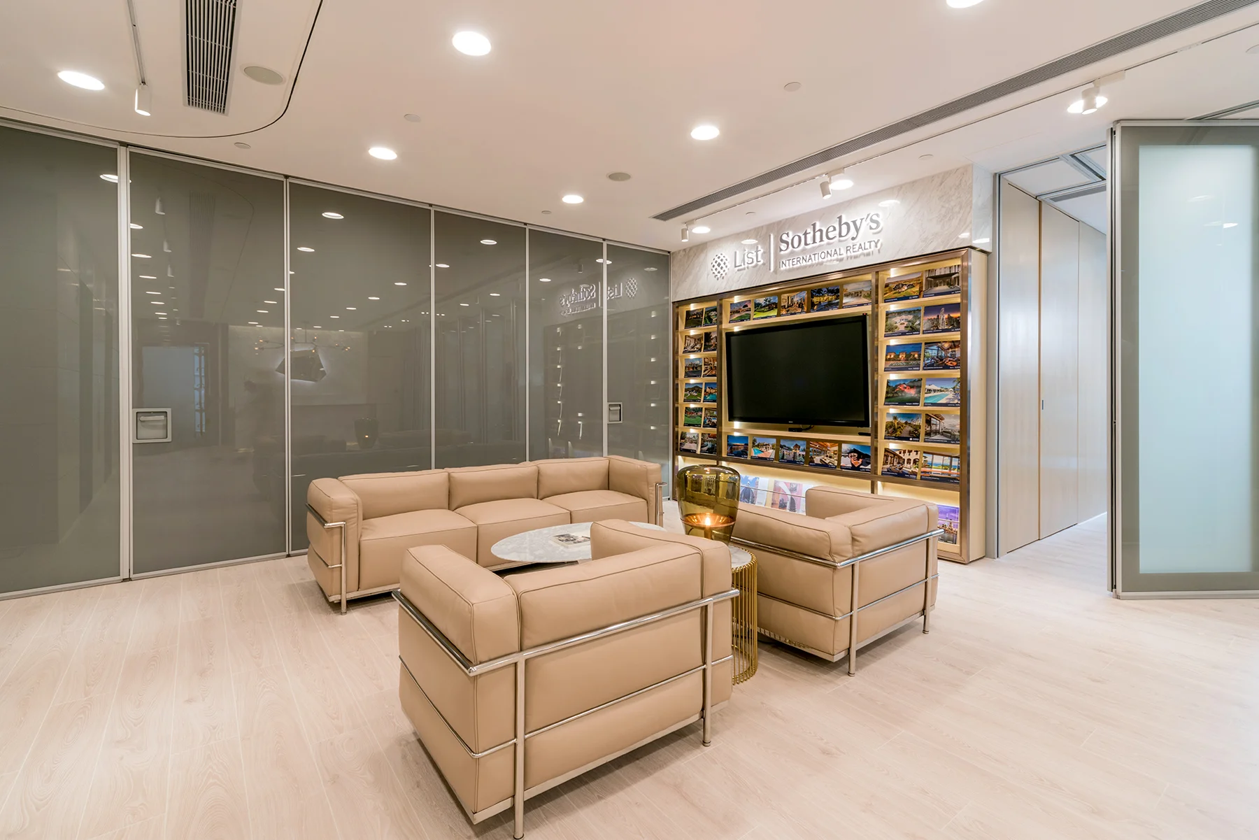 ListSIRHK_office003.jpg